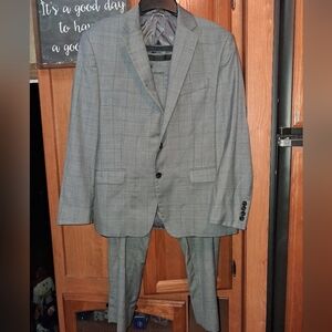 Lauren Ralph Lauren Men's Wool Blend Gray Suit With Blue Pinstripes. EUC